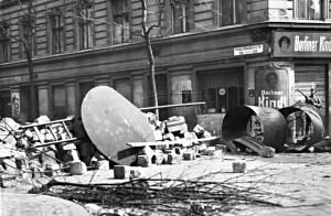 Barrikade Rollberg-Viertel